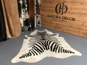 Tapete de Couro Serigrafia de Zebra - Tamanho: 2,24 x 1,97 - Ref.: 0745