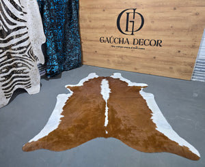 Tapete de Couro Hereford - Tamanho: 2,20 x 1,87 - Lot.04 - Ref.: 150905(42)