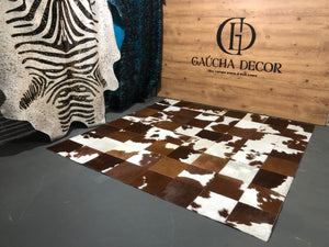 Tapete Costurado Marrom e Branco Quadrados De 30 X 30cm - Tamanho: 2,40 x 2,40 - SOMENTE POR ENCOMENDA.