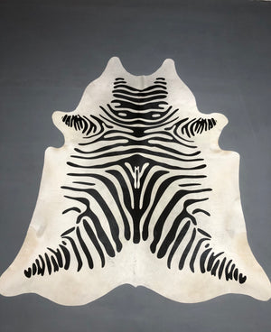 Tapete de Couro Serigrafia de Zebra - Tamanho: 2,24 x 1,97 - Ref.: 0745