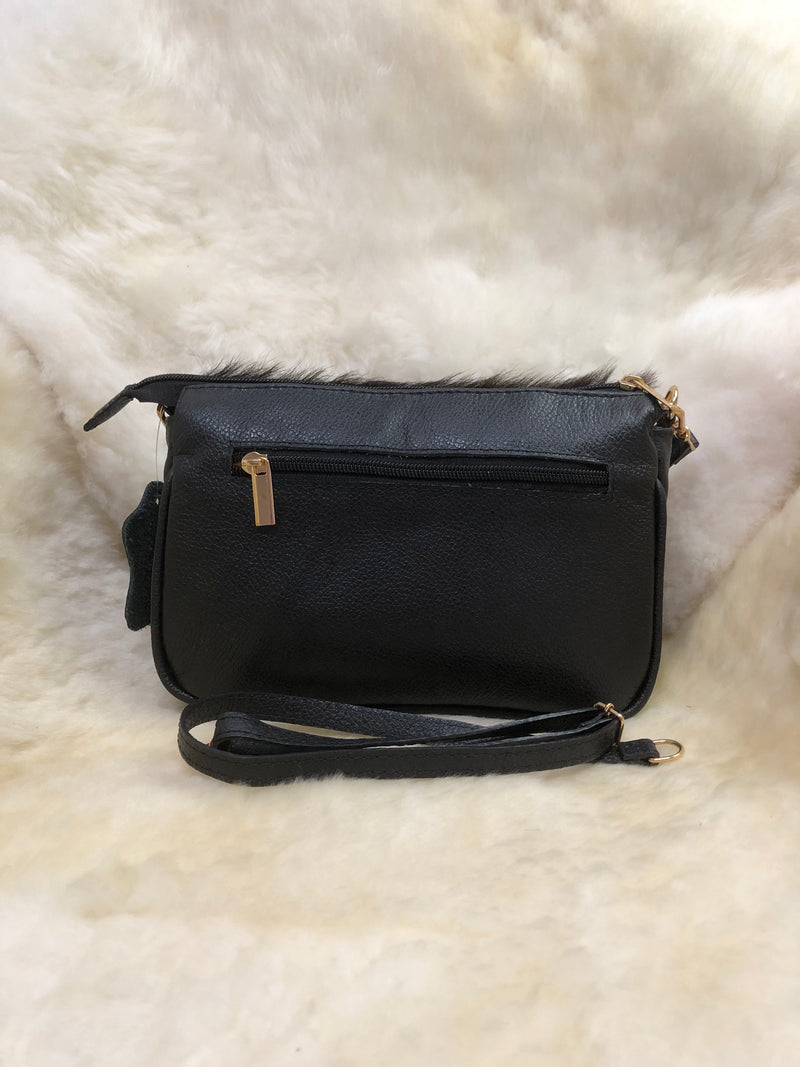 Bolsa de Couro GD Donna - Cor Preta, pelo marrom e branco - Ref.: 0865