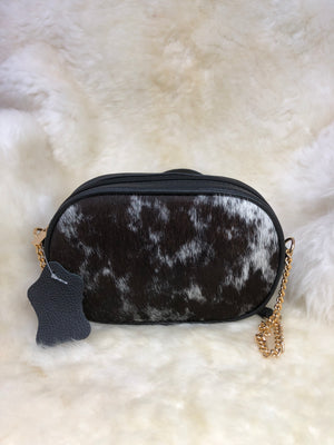 Bolsa de Couro GD Paty - Cor Preta com pelo marrom e branco - Ref.:970