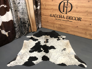 Tapete de Couro Salpicado Preto e Branco - Tamanho: 2,16 x 1,92 - Ref.: 2130