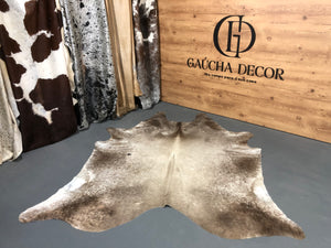 Tapete de Couro Champanhe Salpicado Branco - Tamanho: 2,45 x 2,09 - Lot.03 - Ref.: 6316(10)