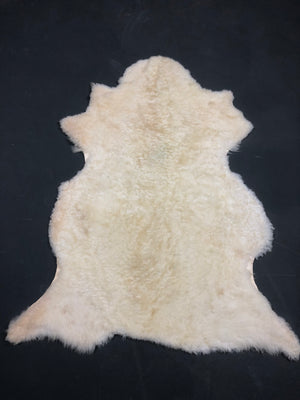 Tapete Pelego De Ovelha - Tamanho: 1,13 x 0,96 - Ref.: 6432