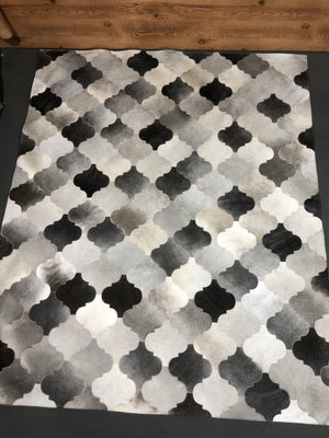 Tapete Costurado Geométrico Cinza, Bege e Preto - Tamanho: 2,50 x 2,00= 5,00m²- Lot.04 - Ref.: 9782(21)